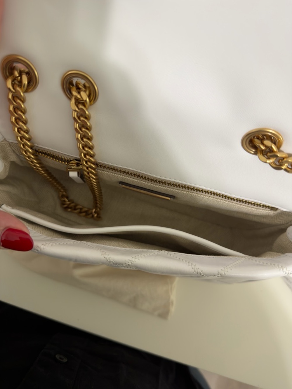 Tory Burch White Willa Shoulder Bag with Gold Chain - Picture 5 of 6